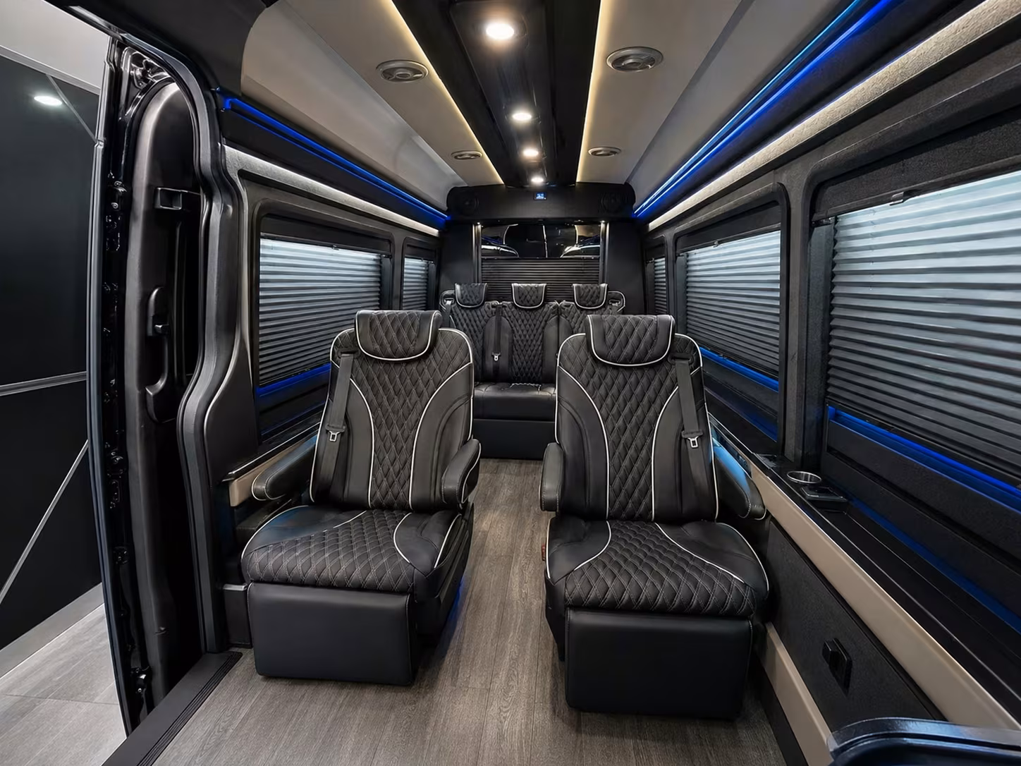 flagstaff airport bus rentals for snowbowl and grand canyon trips